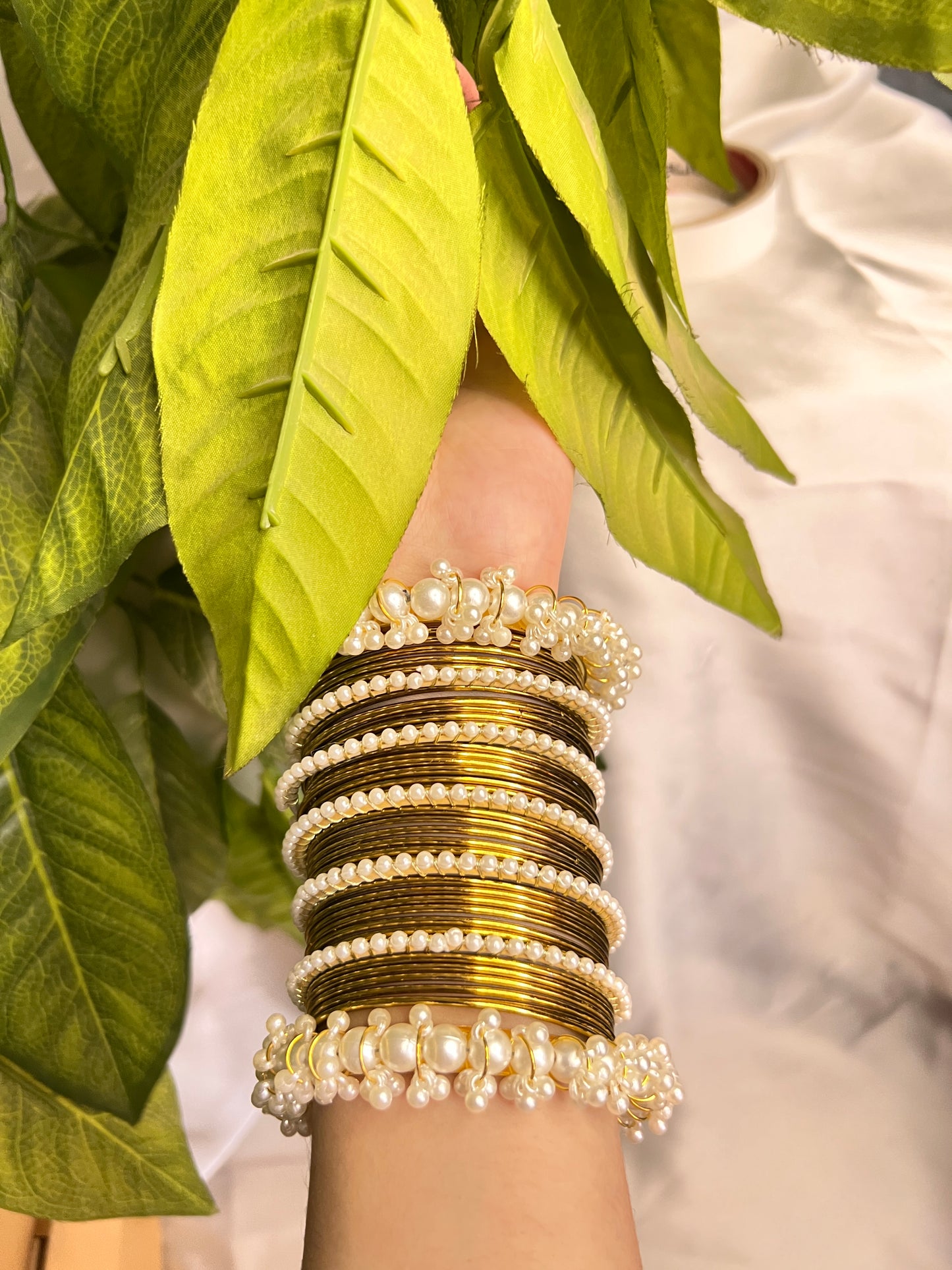 Noor-e-Zar Bangle Set