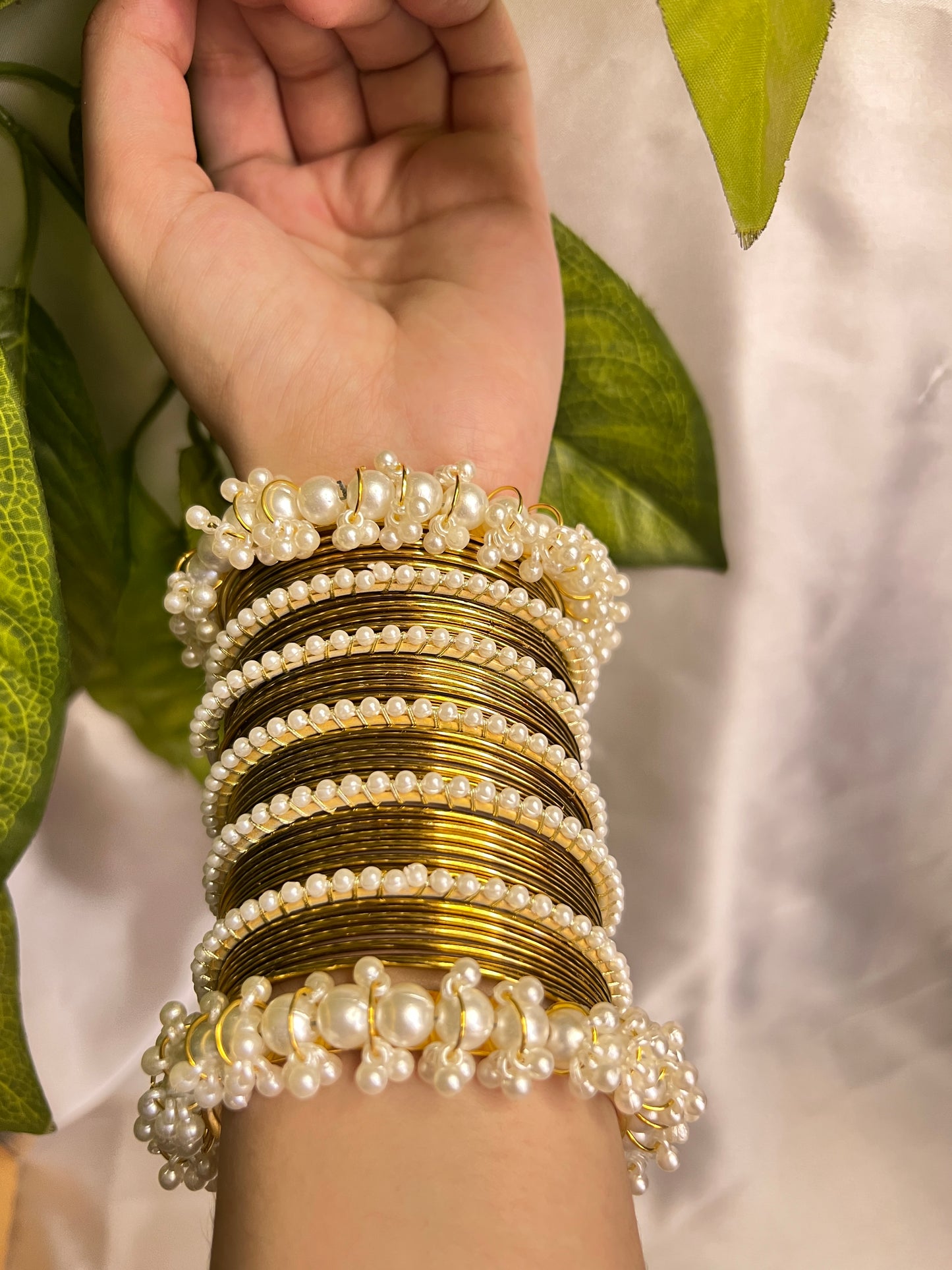 Noor-e-Zar Bangle Set