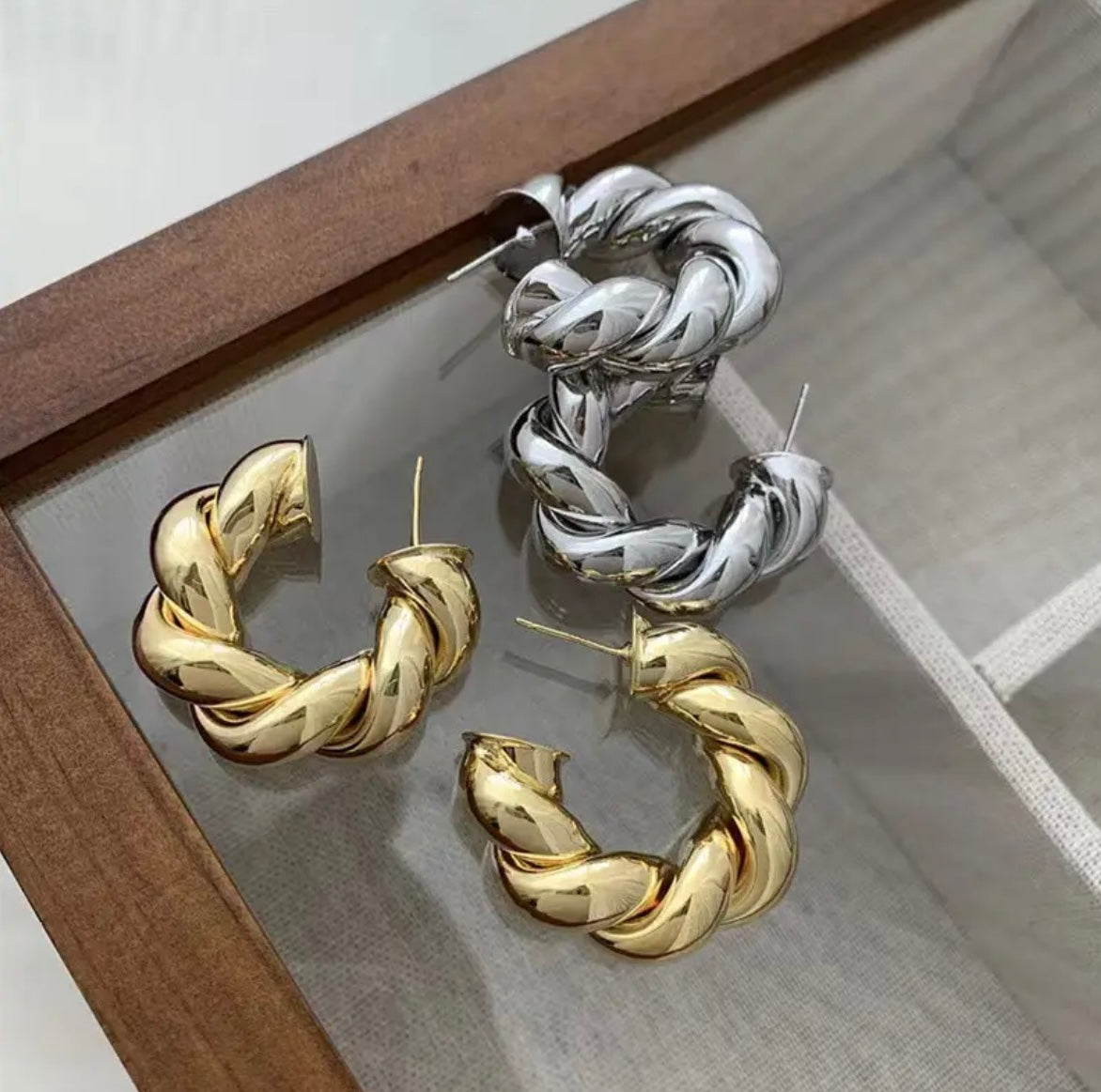 Stella Hoops