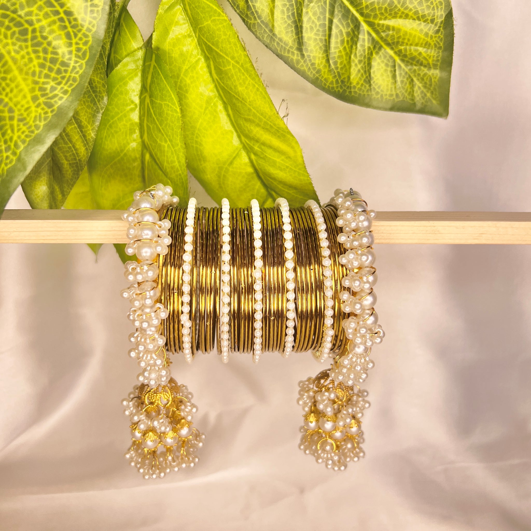 Zeenat Bangle Set