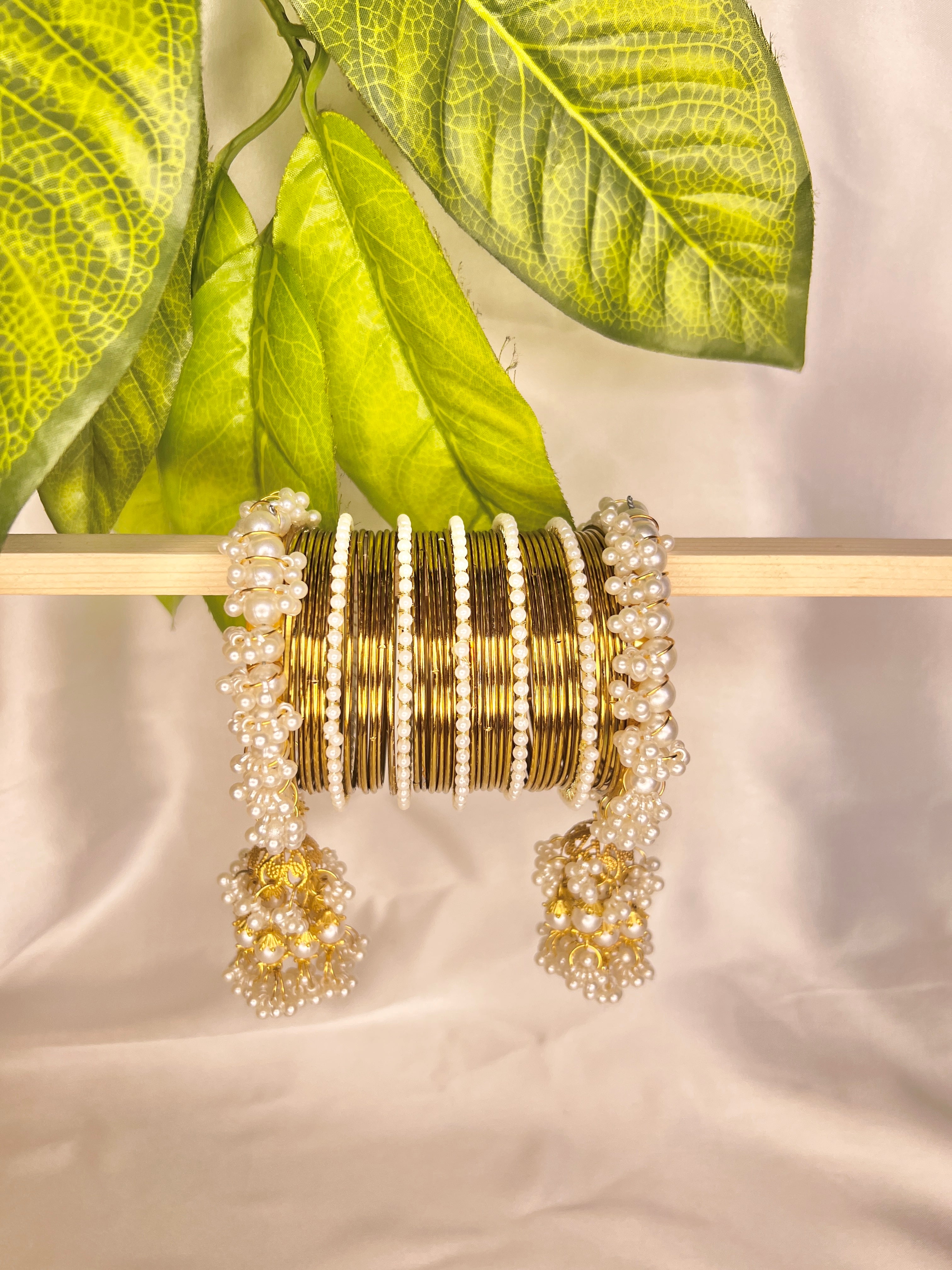 Zeenat Bangle Set