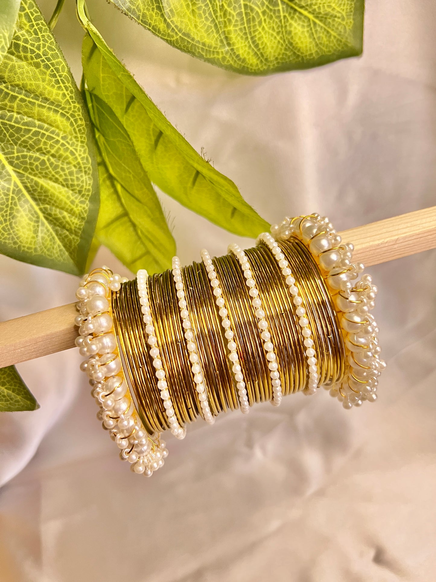 Noor-e-Zar Bangle Set