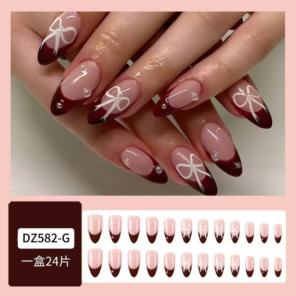 Chic Charm 24Pcs Nails Set
