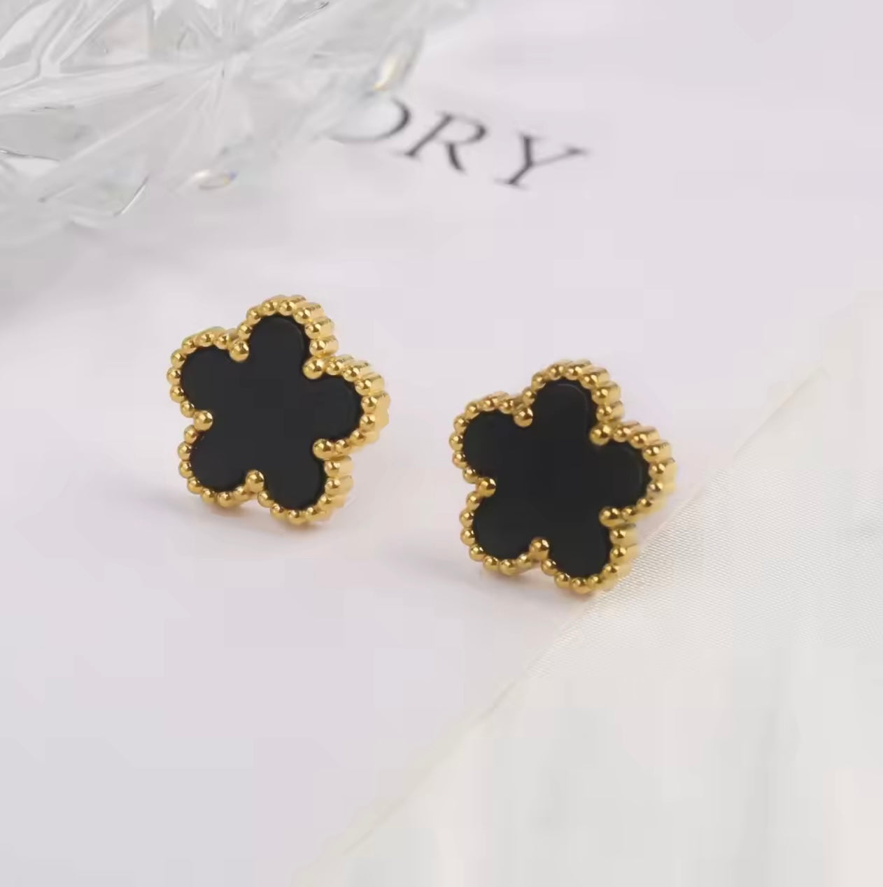 Stainless steel clover studs