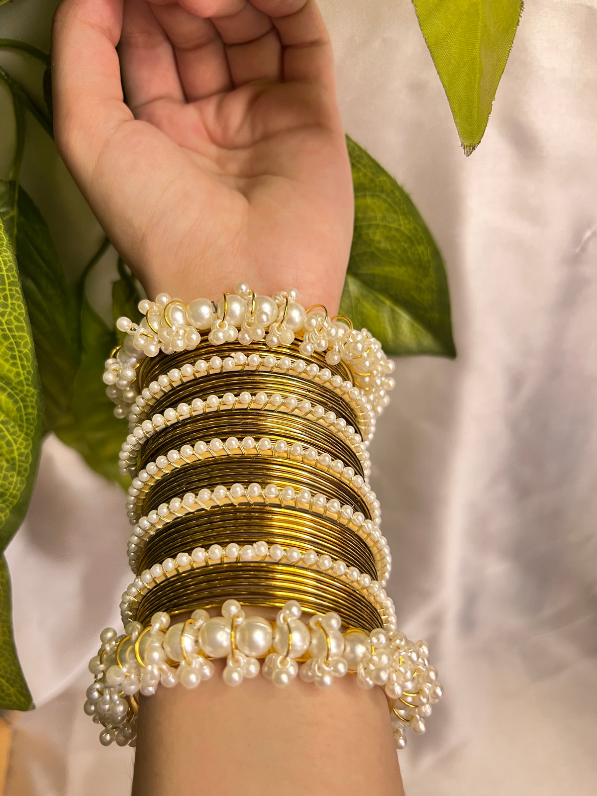 Noor-e-Zar Bangle Set