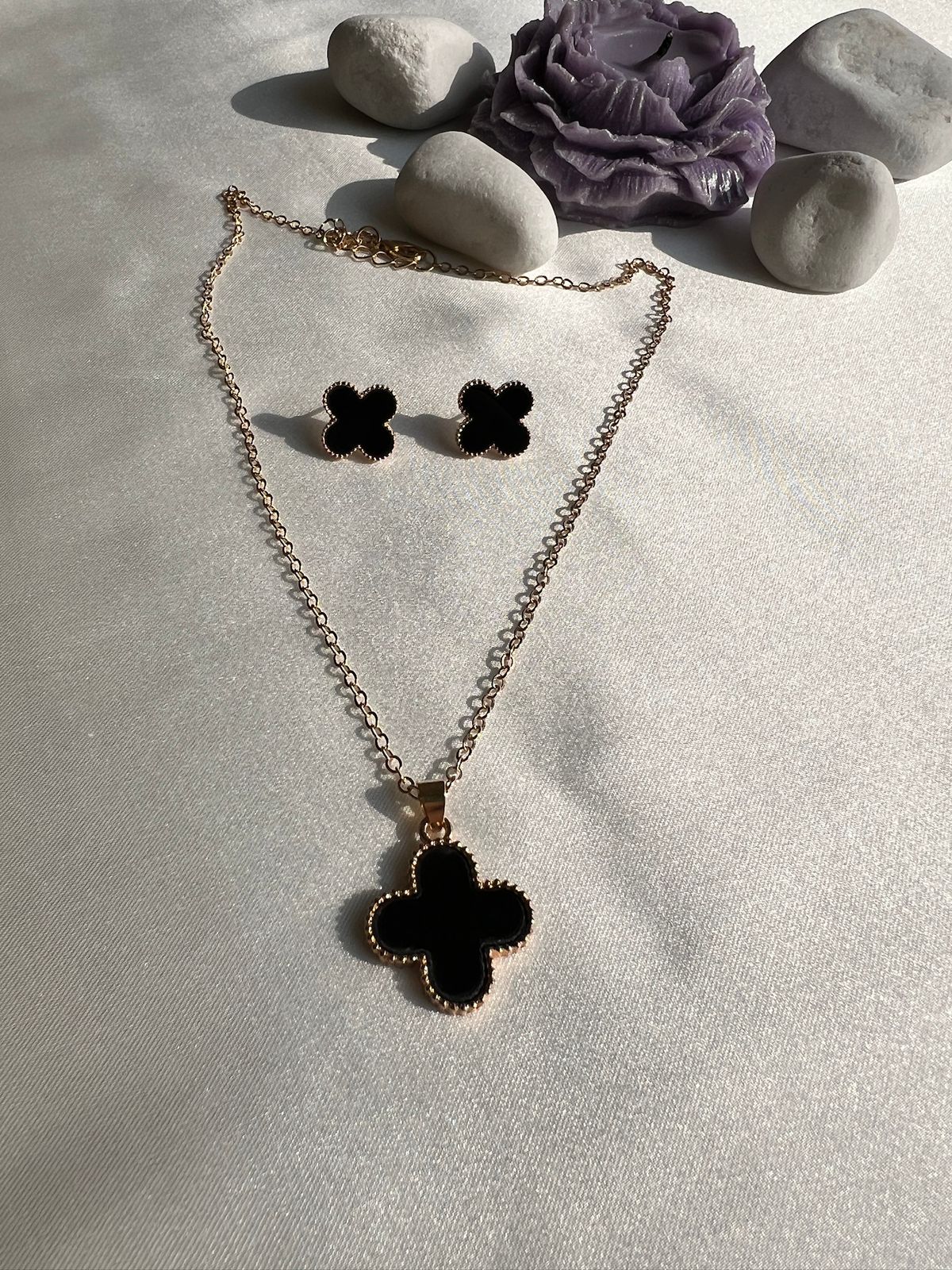 Black Clover Locket Set