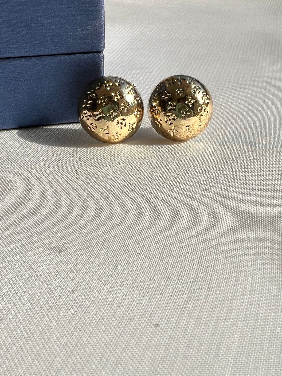 Golden Glow Round Earrings