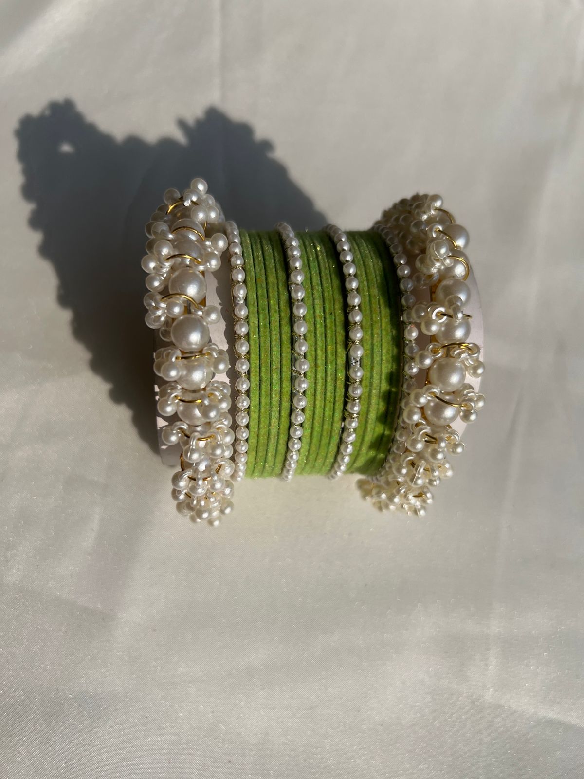 Parrot Pearl Radiance Metal Bangle Set