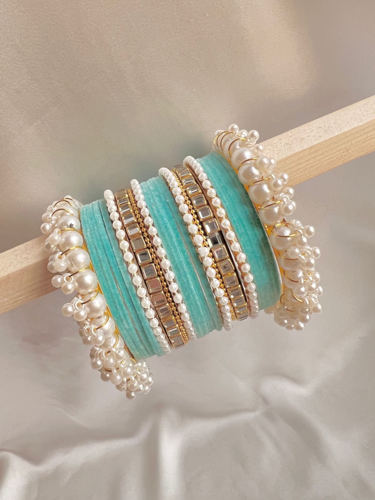 sky  blue Pearl Radiance Metal Bangle Set