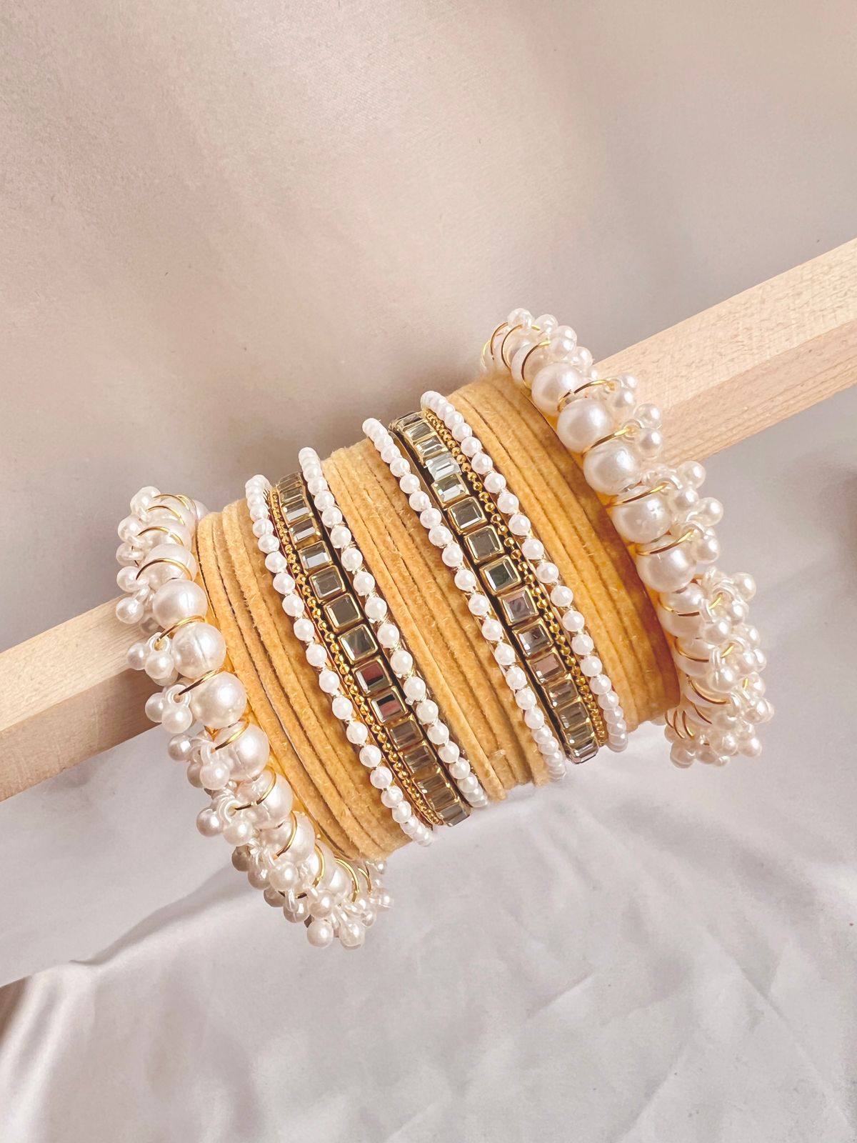 Beige Pearl Radiance Metal Bangle Set