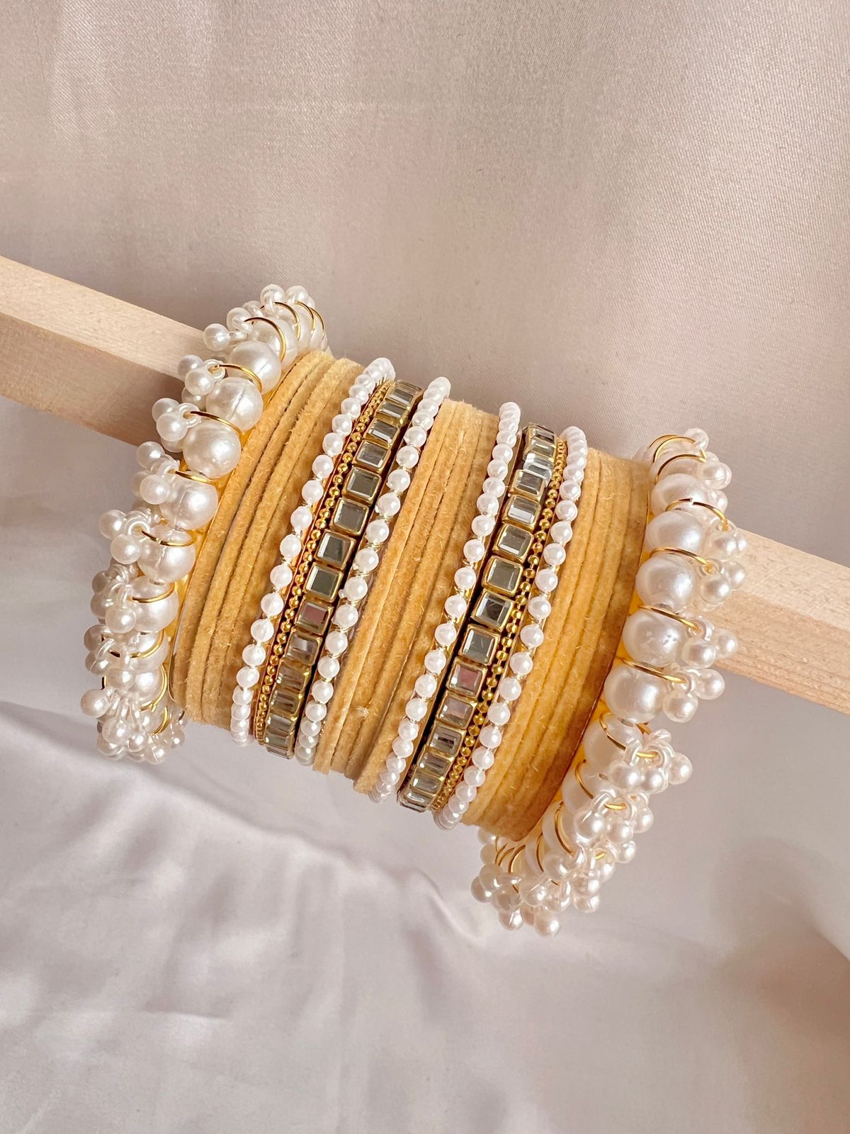 Beige Pearl Radiance Metal Bangle Set